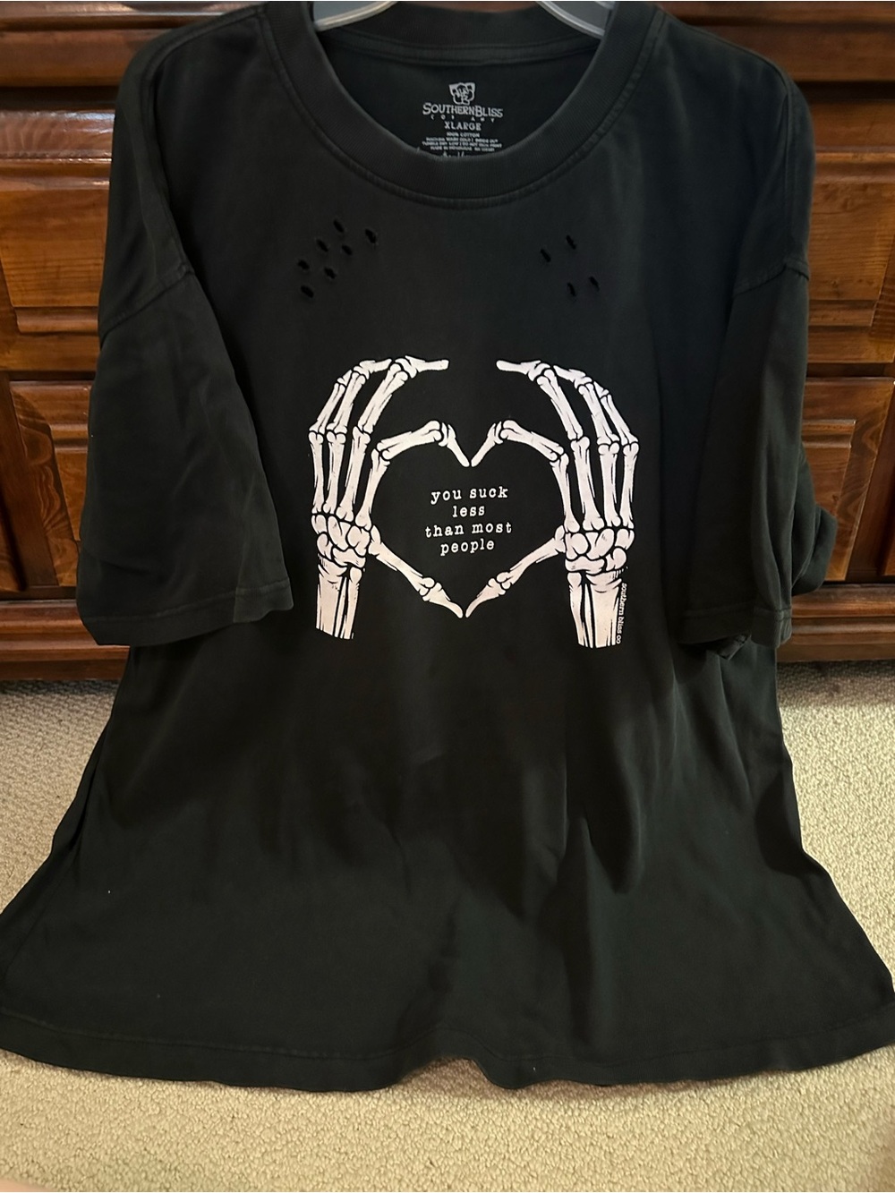 SOUTHERN BLISS GRAPHIC T WITH DISTRESSING